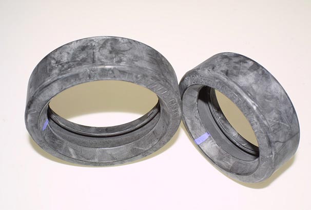 Molded Rubber Ring Seals with Rubber Bloom
